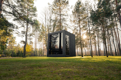 Jonas Classic Sauna - Outdoor Wellness & Comfort